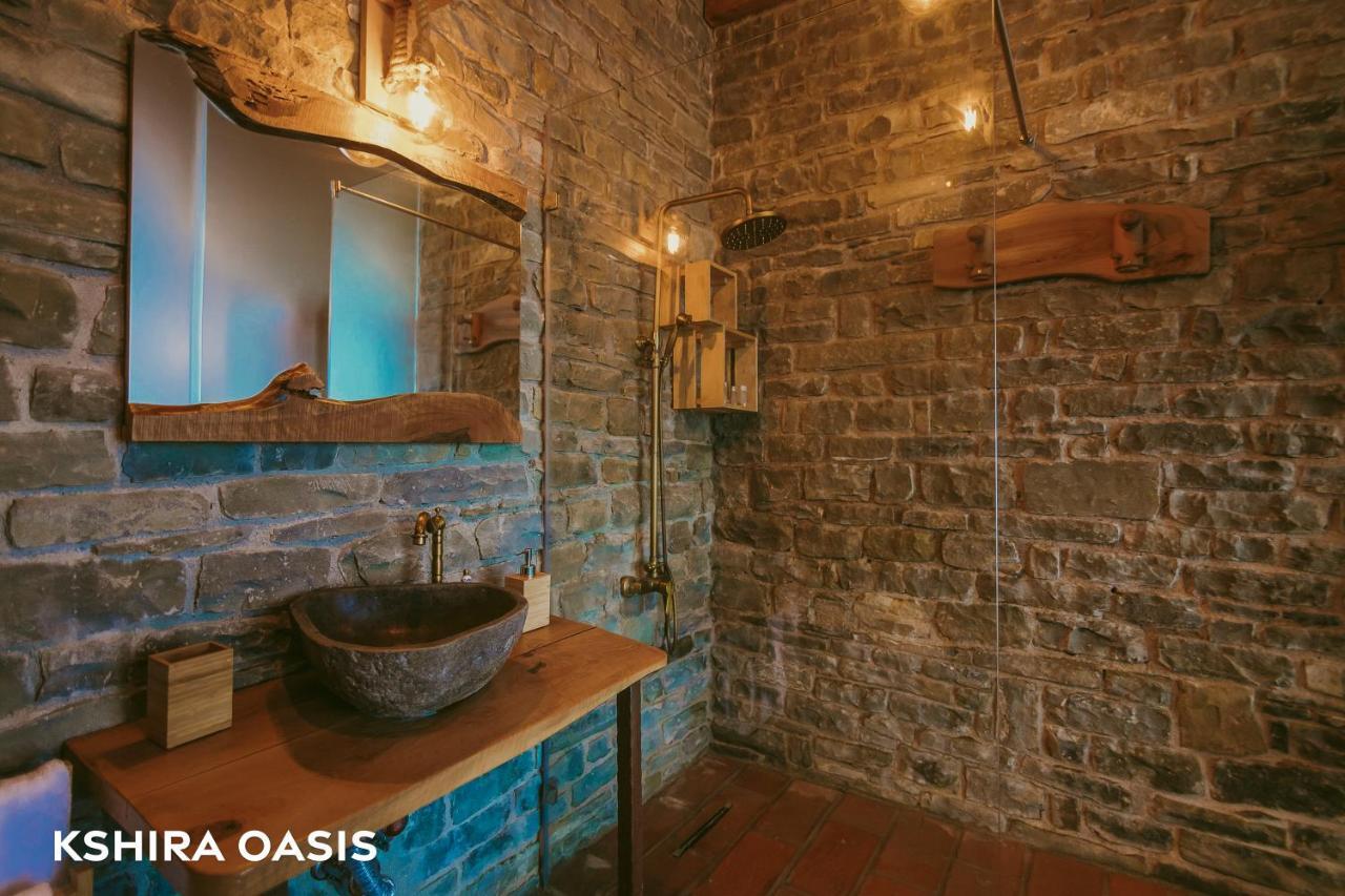 Kshira Oasis - Luxury 7-bedroom Qeparo